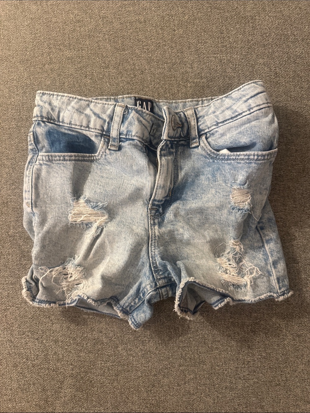 5/$15- Gap shorts size 8
